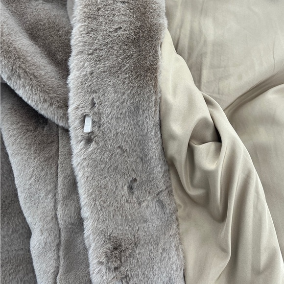 Dolce Cabo Mid Length Brown Faux Fur Jacket - Size Medium - Picture 7 of 11